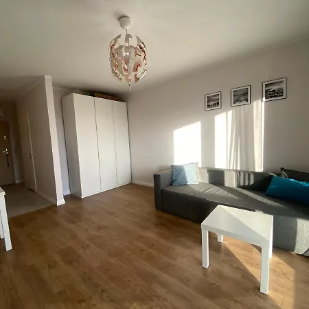 Ann 14 Apartment